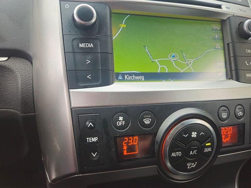 Gebraucht Toyota Verso 111 PS (81 kW) 2015 Grau Van / Kleinbus