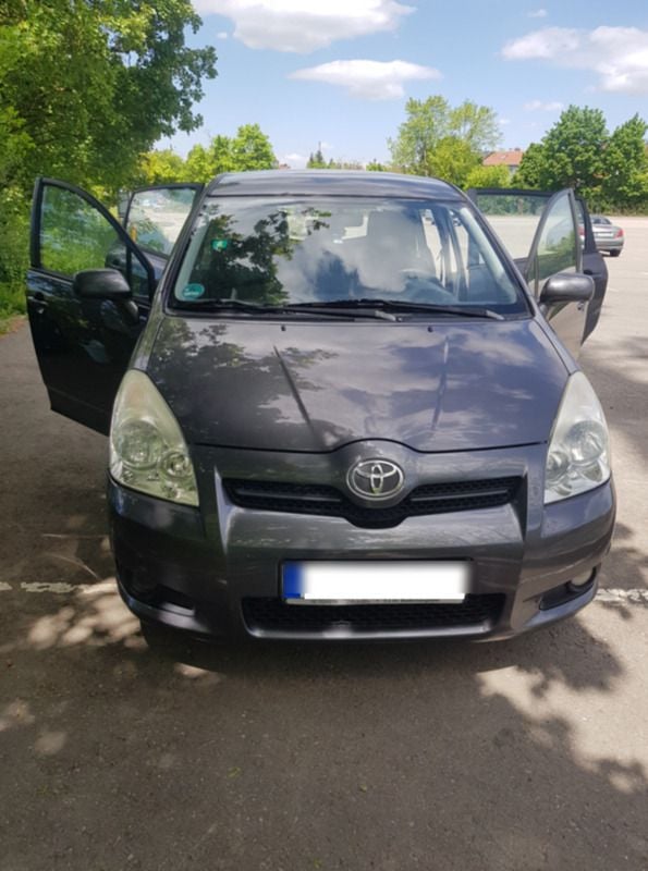 Grau Gebraucht 2007 Toyota Corolla Verso Van / Kleinbus | 3.000 € (Fairer Preis) - Bild 1/4