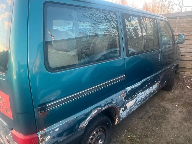 Gebraucht VW T4 78 PS (57 kW) 1994 Grün Van