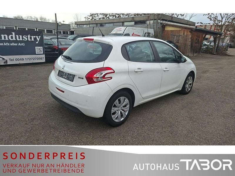 Gebraucht Peugeot 208 Active 68 PS (50 kW) 2014 Lack weiss banquise/deckende l Kleinwagen