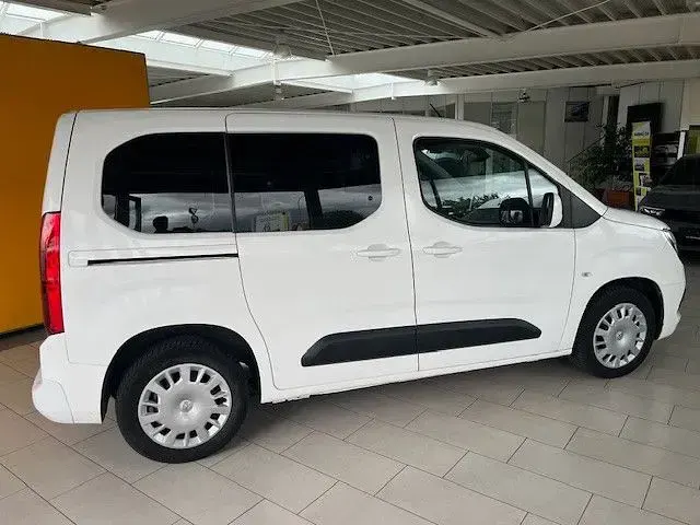 Gebraucht Opel Combo Life Edition 102 PS (75 kW) 2020 Weiß Limousine