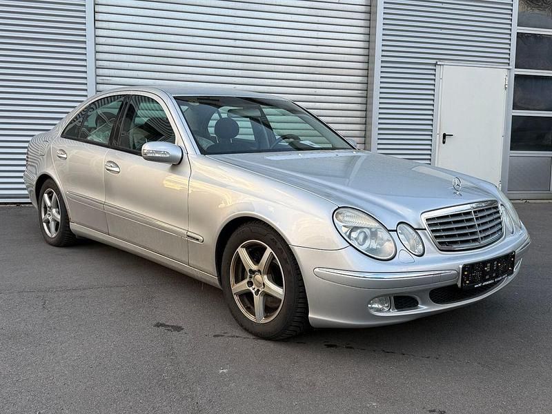 Gebraucht Mercedes E320 Elegance 204 PS (150 kW) 2003 Silber Limousine