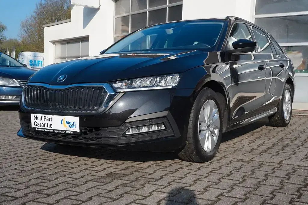 Gebraucht Skoda Octavia Ambition 116 PS (85 kW) 2023 Schwarz Kombi