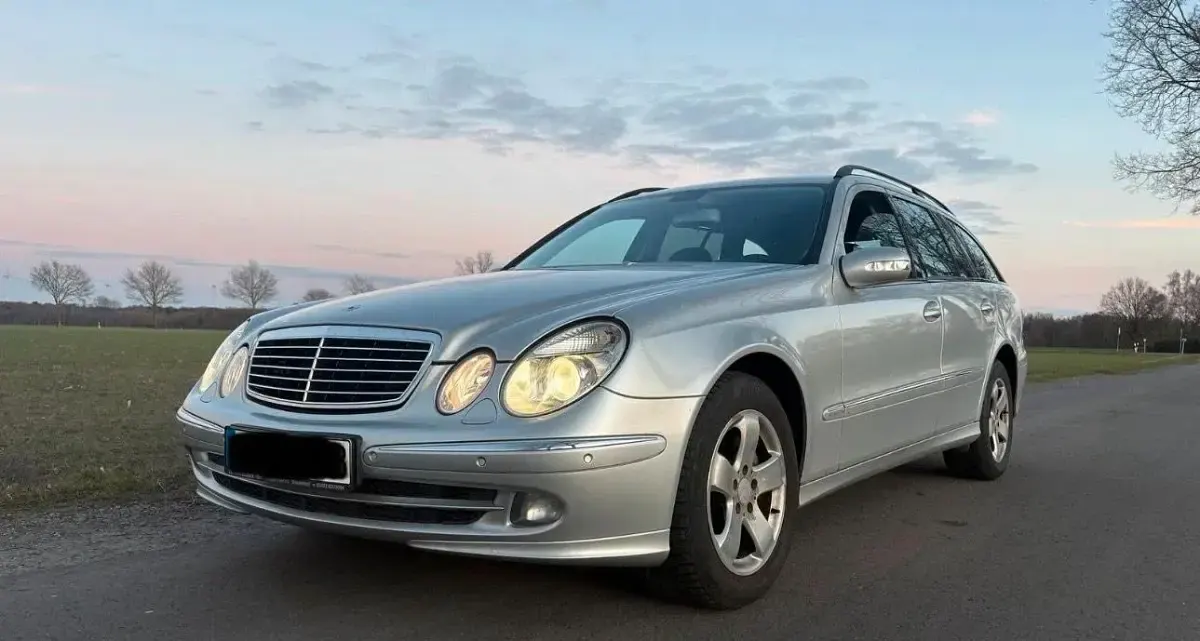 Używany Mercedes E280 177 KM (130 kW) 2004 Szary Kombi