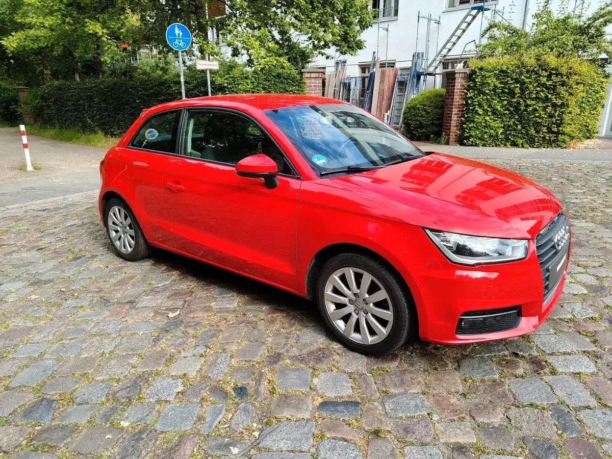 Gebraucht Audi A1 Sport 95 PS (69 kW) 2018 Rot Kleinwagen