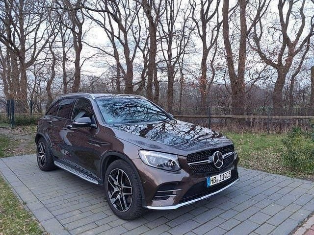 Braun Gebraucht 2017 Mercedes GLC43 AMG AMG SUV | 32.500 € (Superpreis) - Bild 1/4