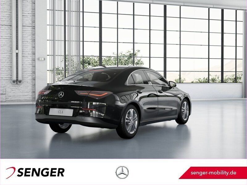 Gebraucht Mercedes CLA180 136 PS (100 kW) 2023 Schwarz Limousine