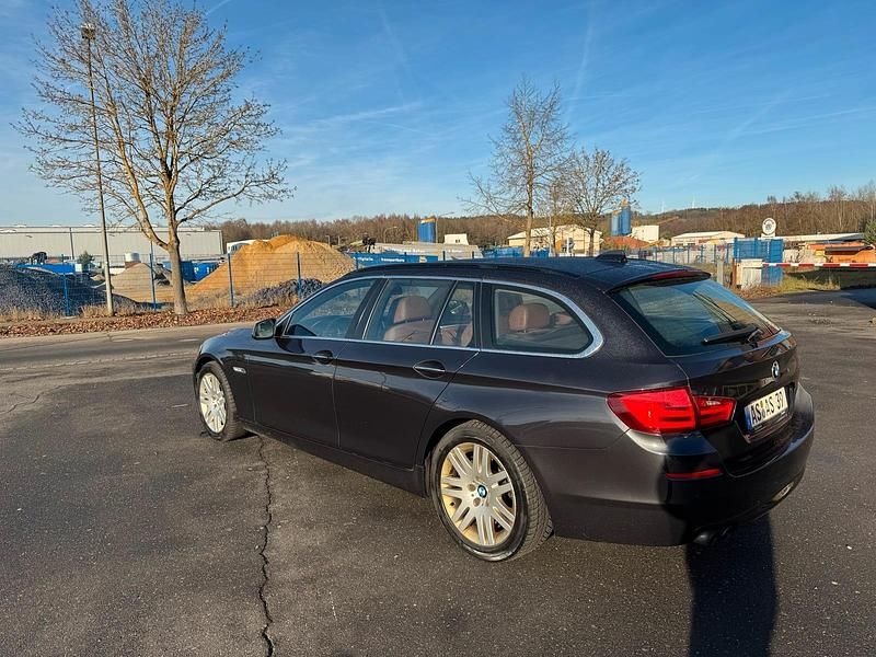 Gebraucht BMW 525 218 PS (160 kW) 2012 Schwarz Kombi