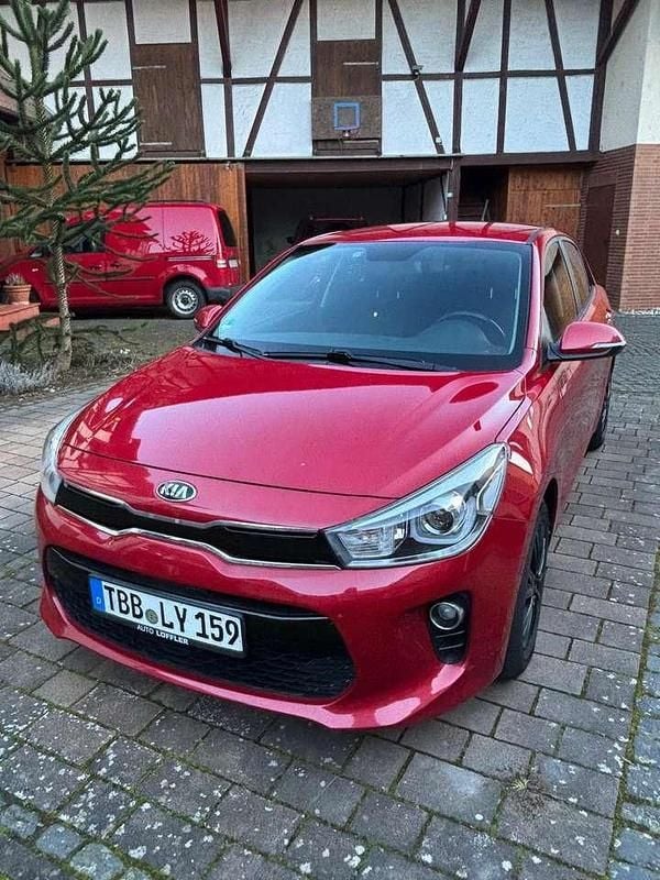 Gebraucht Kia Rio Edition 7 84 PS (61 kW) 2017 Rot Limousine