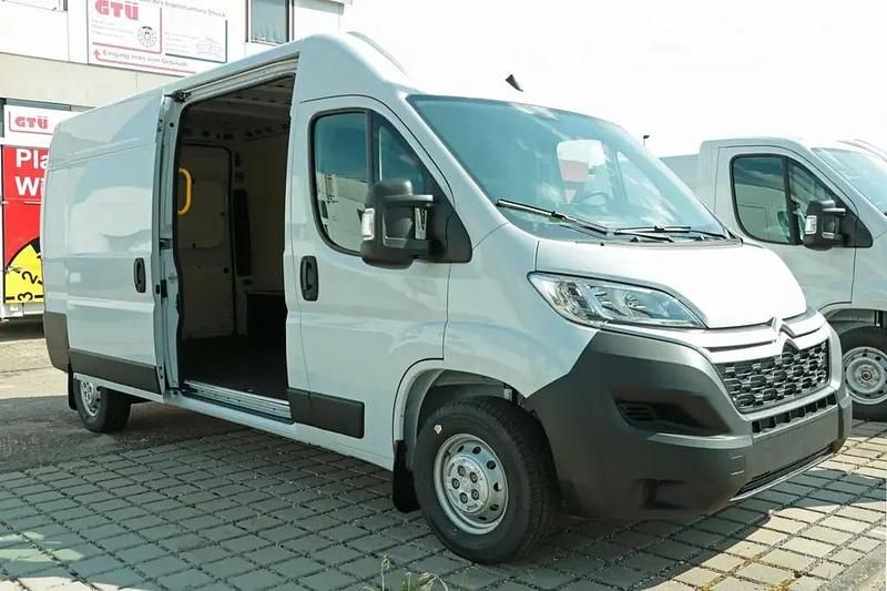 Gebraucht Citroën Jumper Start 140 PS (102 kW) 2024 Lackierung weiss icy/deckende Van / Kleinbus