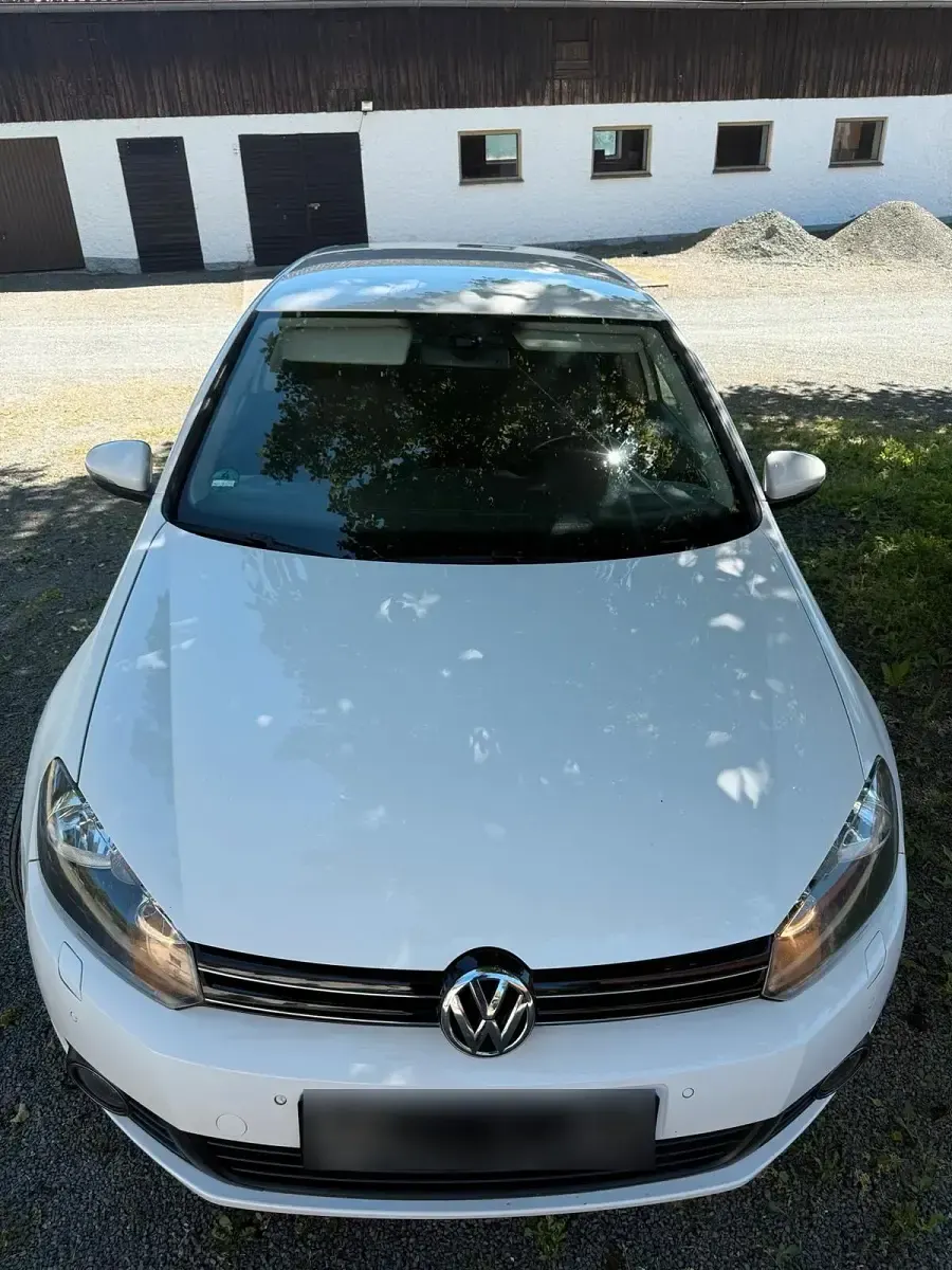 Gebraucht VW Golf VI 80 PS (58 kW) 2010 Weiß Coupé