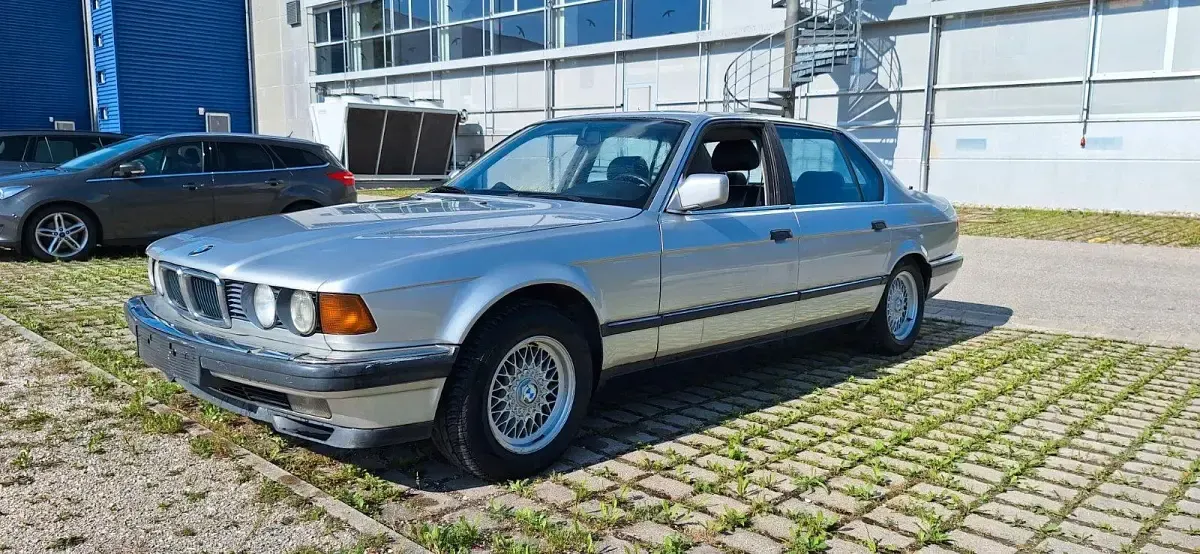 Gebraucht BMW 750L 299 PS (219 kW) 1991 Silber Limousine
