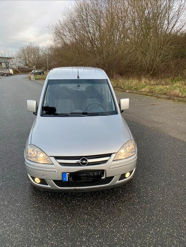 Gebraucht Opel Combo Sport 75 PS (55 kW) 2008 Silber Van / Kleinbus
