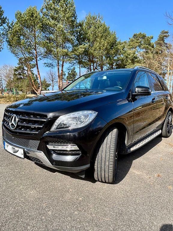 Gebraucht Mercedes ML250 204 PS (150 kW) 2014 Schwarz SUV