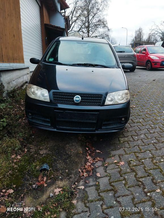 Schwarz Gebraucht 2004 Fiat Punto Limousine | 600 € (Guter Preis) - Bild 1/3