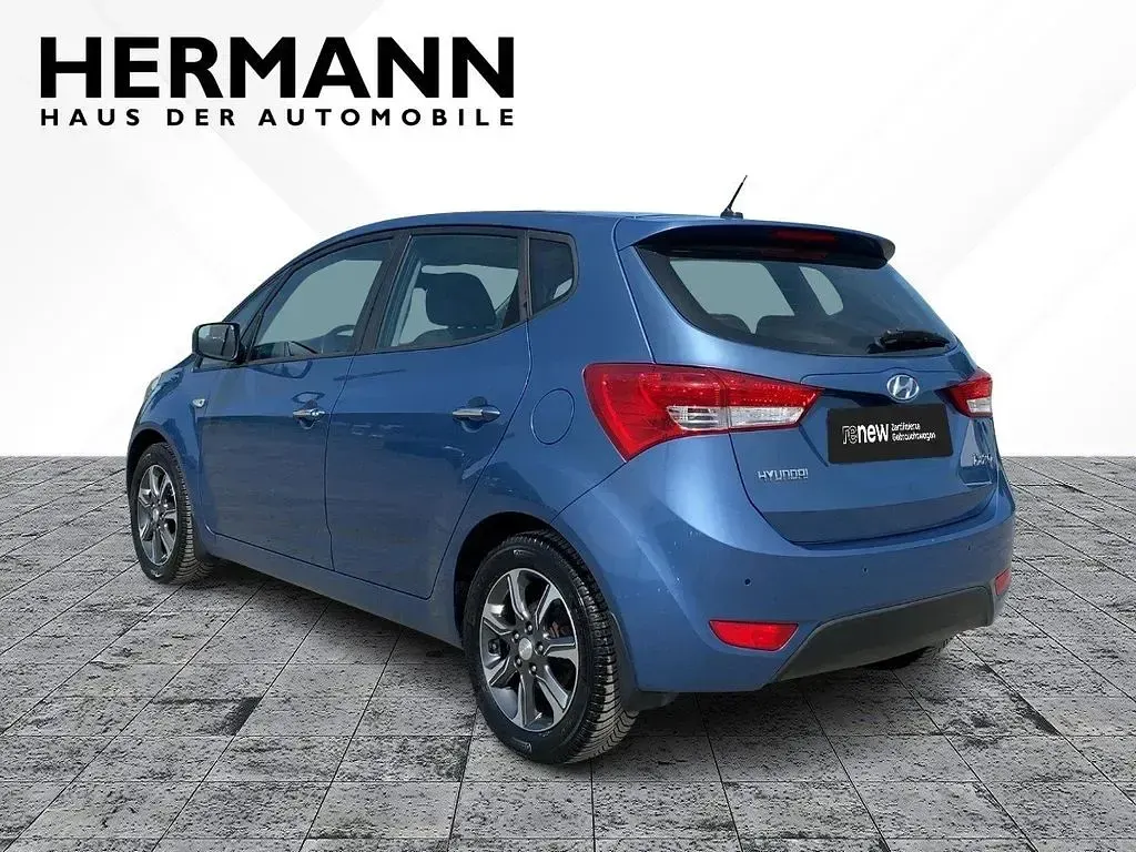 Gebraucht Hyundai ix20 Classic 90 PS (66 kW) 2015 Blau Kleinwagen