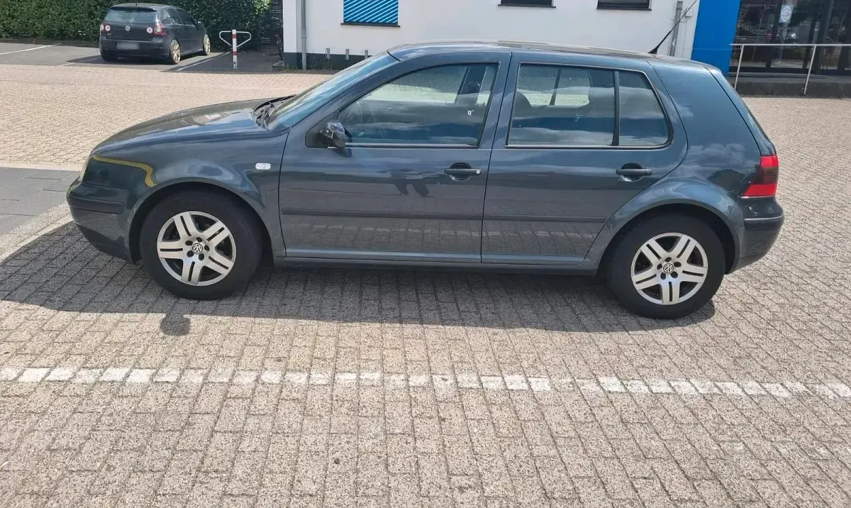 Gebraucht VW Golf IV 102 PS (75 kW) 2001 Grau Limousine