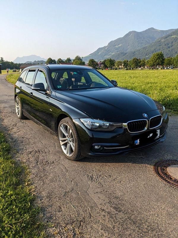 Schwarz Gebraucht 2017 BMW 330 Sport Line Kombi | 12.000 € (Fairer Preis) - Bild 1/4