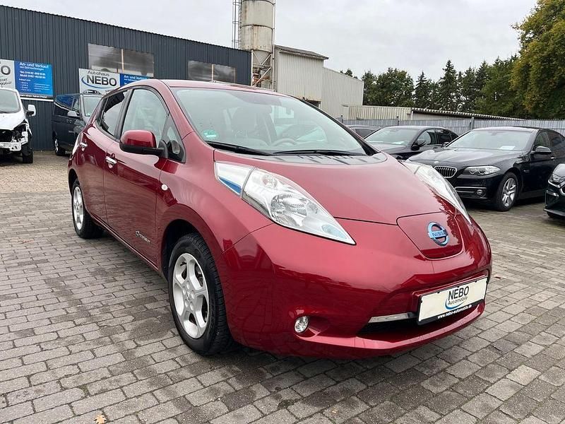 Gebraucht Nissan Leaf Acenta 80 kW (109 PS) 2017 Rot Kleinwagen
