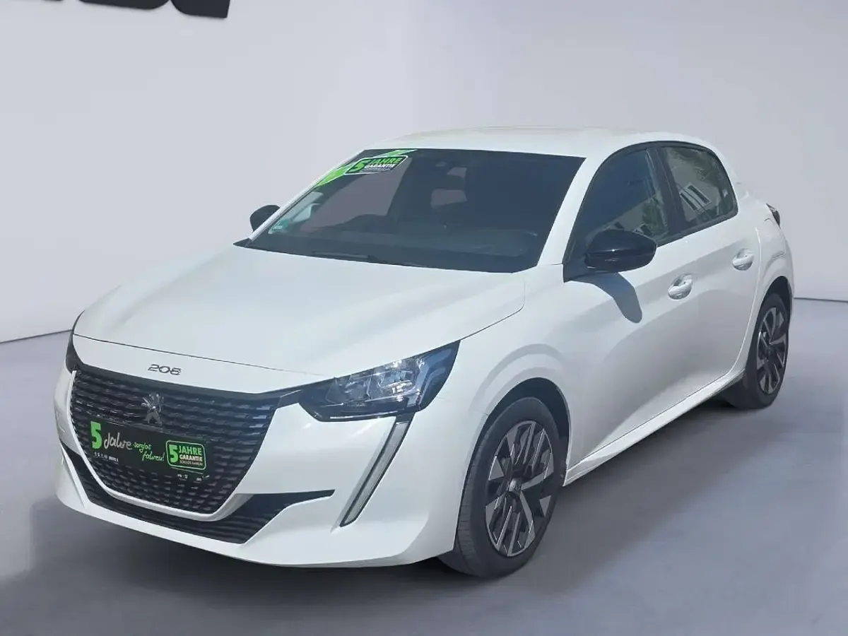 Gebraucht Peugeot 208 Active 101 PS (74 kW) 2023 Lack weiss banquise/typ aussenverkl Kleinwagen