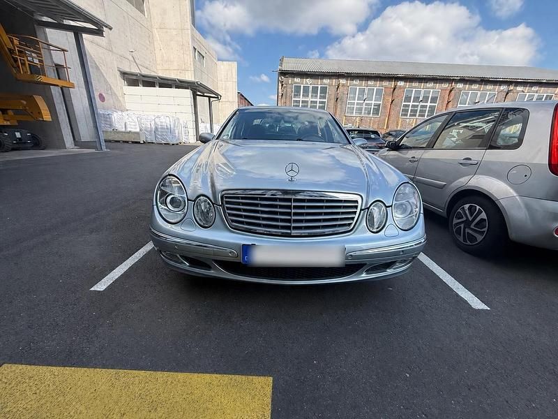 Second-hand Mercedes E320 225 CP (165 kW) 2004 Argintiu Berlinǎ