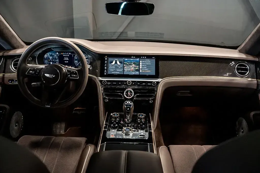 Gebraucht Bentley Flying Spur 544 PS (400 kW) 2023 Grün Limousine