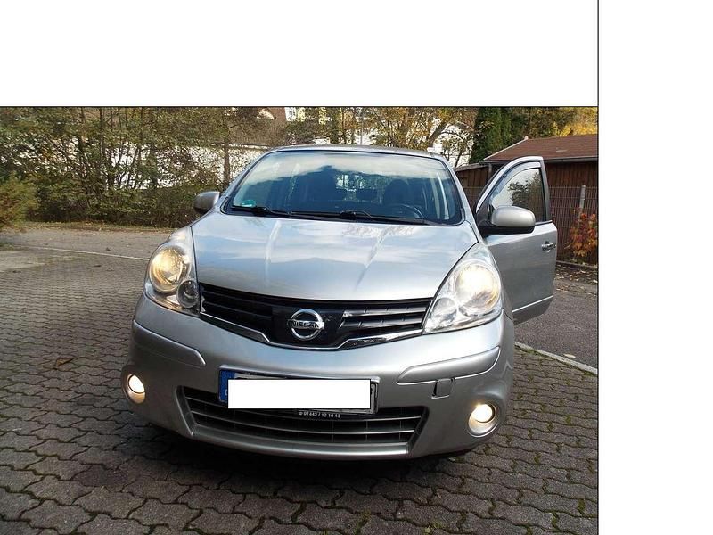 Silber Gebraucht 2011 Nissan Note Acenta Van / Kleinbus | 3.790 € (Fairer Preis) - Bild 1/4