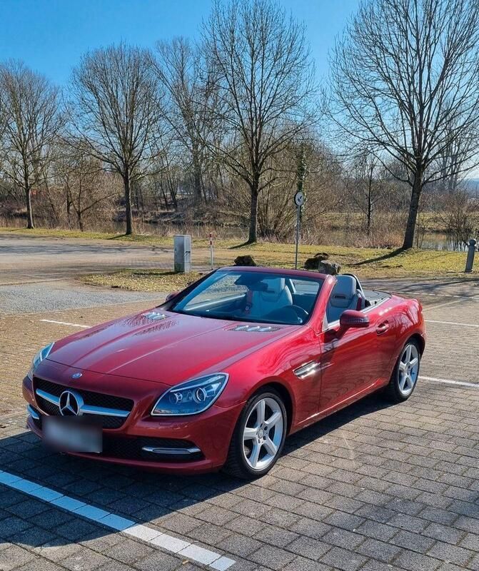 Rot Gebraucht 2014 Mercedes SLK250 Cabrio | 18.995 € (Fairer Preis) - Bild 1/4
