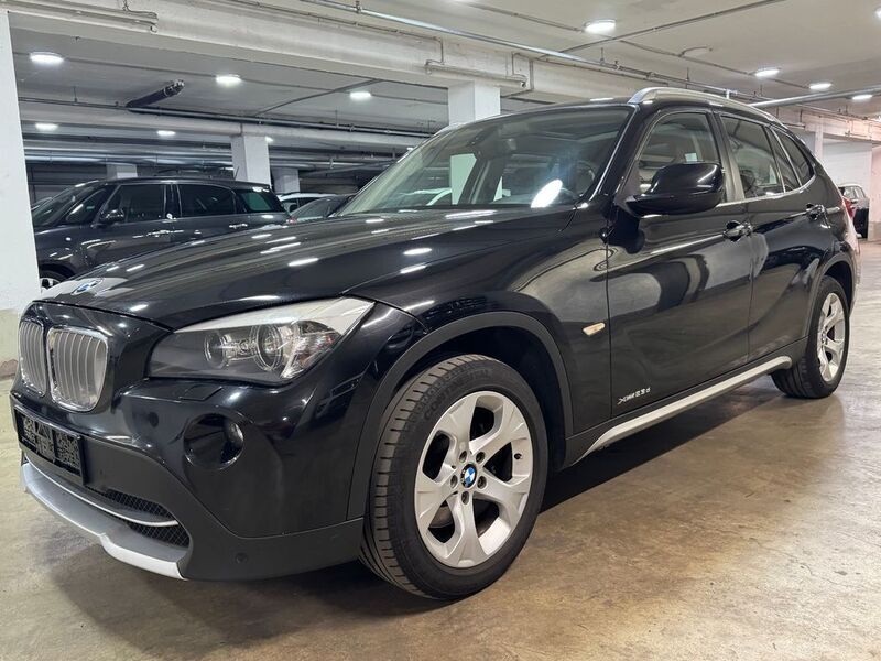 Schwarz Gebraucht 2011 BMW X1 Performance SUV | 11.499 € (Fairer Preis) - Bild 1/4