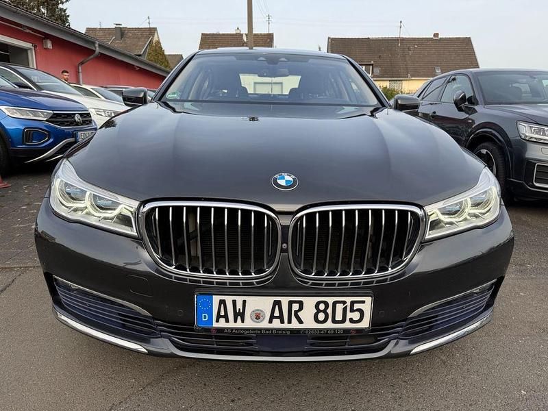 Gebraucht BMW 730 265 PS (194 kW) 2016 Grau Limousine