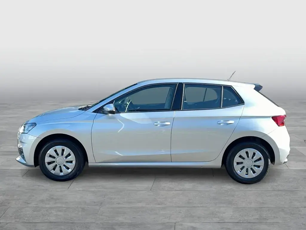 Gebraucht Skoda Fabia Ambition 95 PS (69 kW) 2023 Brillantsilber metallic Kleinwagen