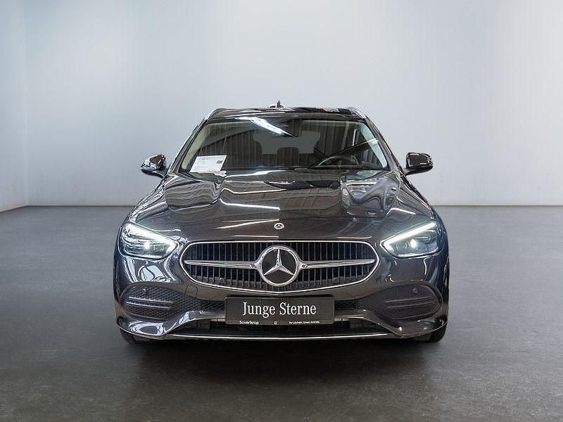 Gebraucht Mercedes C300 Avantgarde 265 PS (194 kW) 2022 Grau Limousine