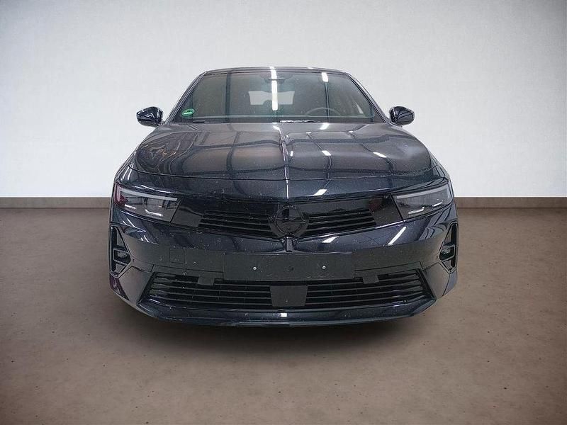 Gebraucht Opel Astra 136 PS (100 kW) 2024 Karbon schwarz metallic Limousine