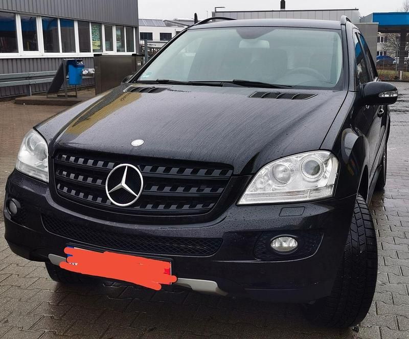 Gebraucht Mercedes ML350 272 PS (200 kW) 2006 Schwarz SUV