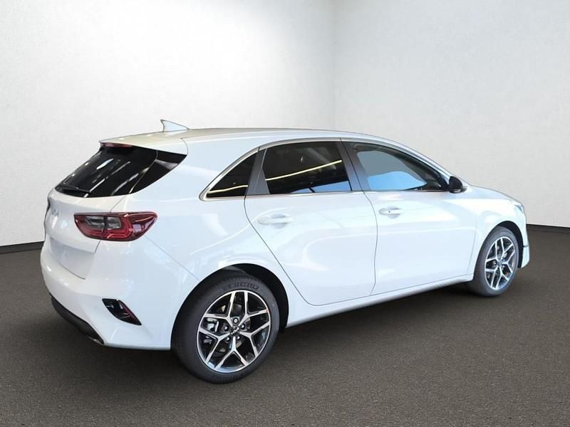 Nowe Kia Ceed 101 KM (74 kW) 2025 Biały Hatchback