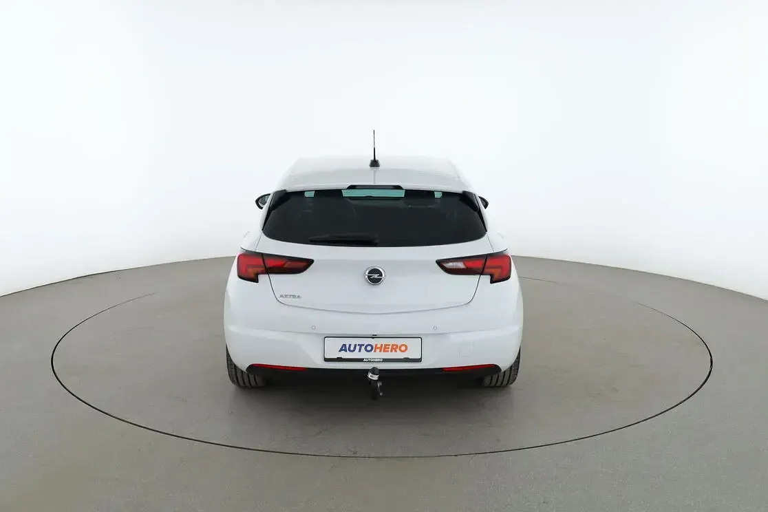 Usata Opel Astra GS Line 2021 Bianco Berlina