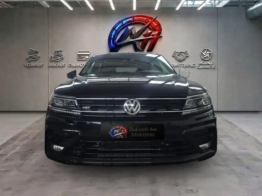 Gebraucht VW Tiguan Highline 239 PS (175 kW) 2020 Schwarz SUV