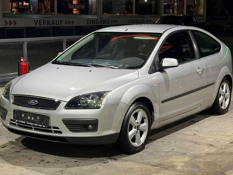 Silber Gebraucht 2006 Ford Focus Sport Kleinwagen | 3.450 € (Fairer Preis) - Bild 1/4