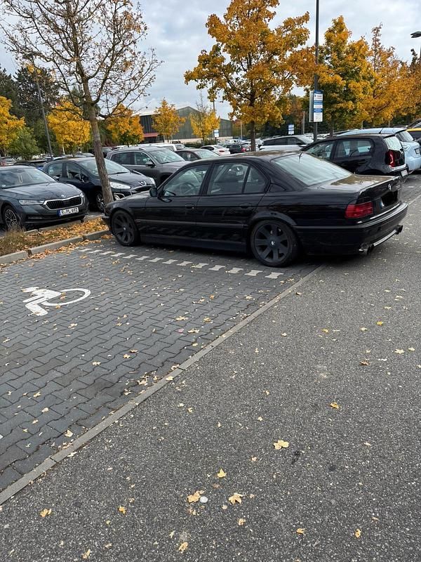 Gebraucht BMW 728 194 PS (142 kW) 2000 Schwarz Limousine