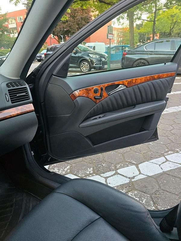 Gebraucht Mercedes E200 163 PS (119 kW) 2006 Schwarz Limousine