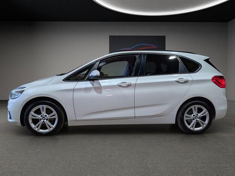 Gebraucht BMW 220 Advantage 190 PS (139 kW) 2015 Weiß Van / Kleinbus