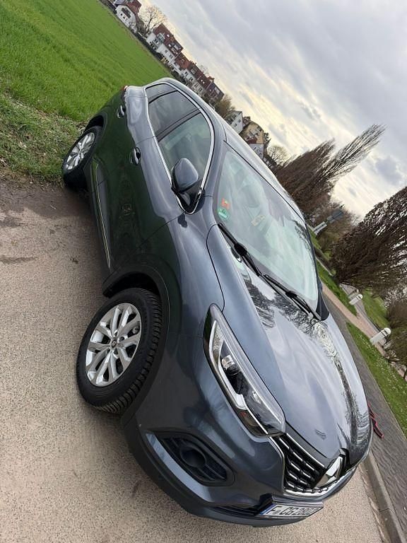 Gebraucht Renault Kadjar Equilibre 140 PS (102 kW) 2021 Grau SUV
