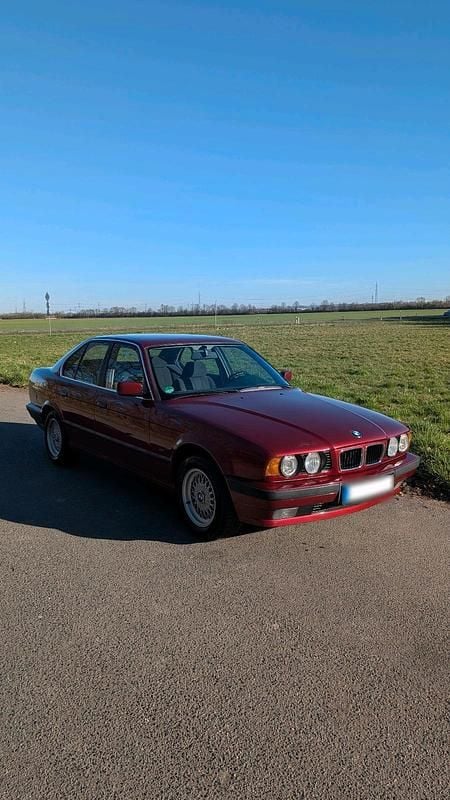 Gebraucht BMW 518 116 PS (85 kW) 1995 Rot Limousine