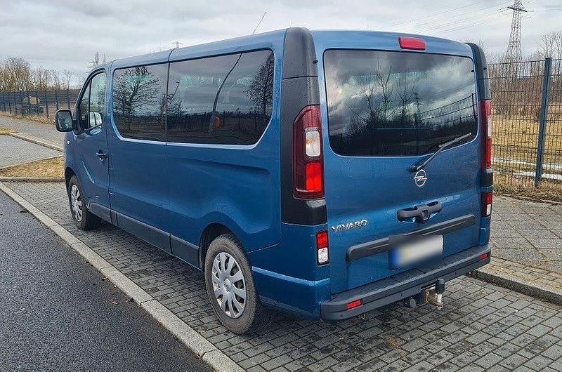 Gebraucht Opel Vivaro 121 PS (88 kW) 2019 Blau Van / Kleinbus