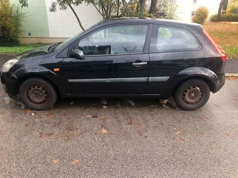 Gebraucht Ford Fiesta Ambiente 69 PS (50 kW) 2006 Schwarz Kleinwagen