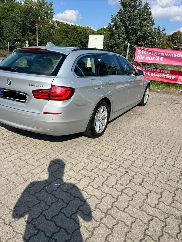 Gebraucht BMW 525 218 PS (160 kW) 2012 Silber Kombi