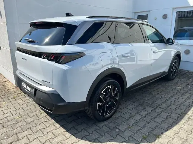 Gebraucht Peugeot 5008 Allure 136 PS (100 kW) 2024 Okenit weiß metallic SUV