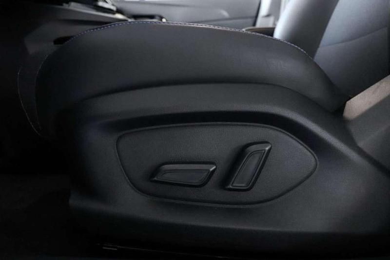 Gebraucht MG MG4 EV Luxury 150 kW (204 PS) 2025 Grau Kleinwagen