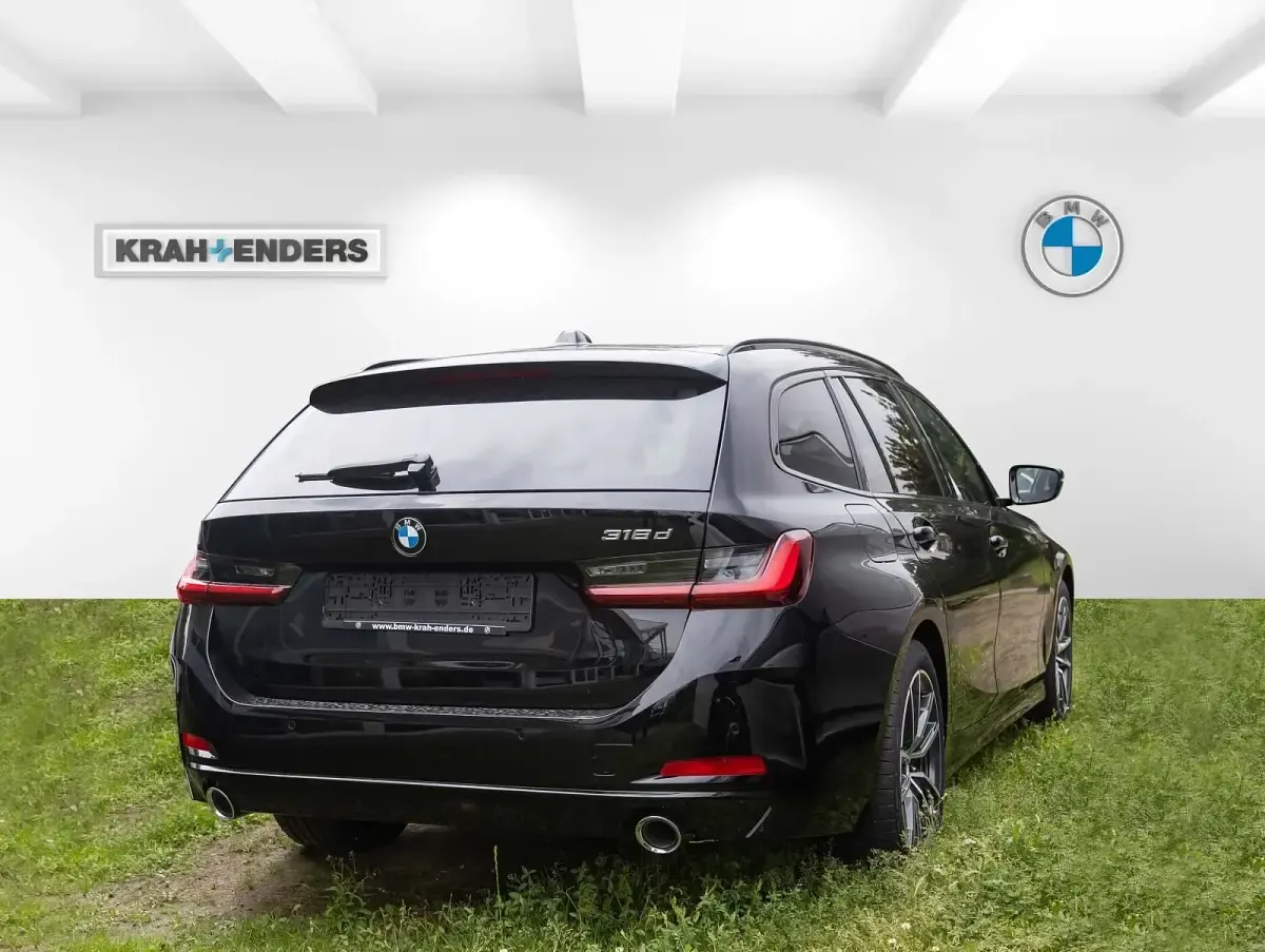 Gebraucht BMW 318 Shadowline 150 PS (110 kW) 2024 Schwarz 2 Kombi