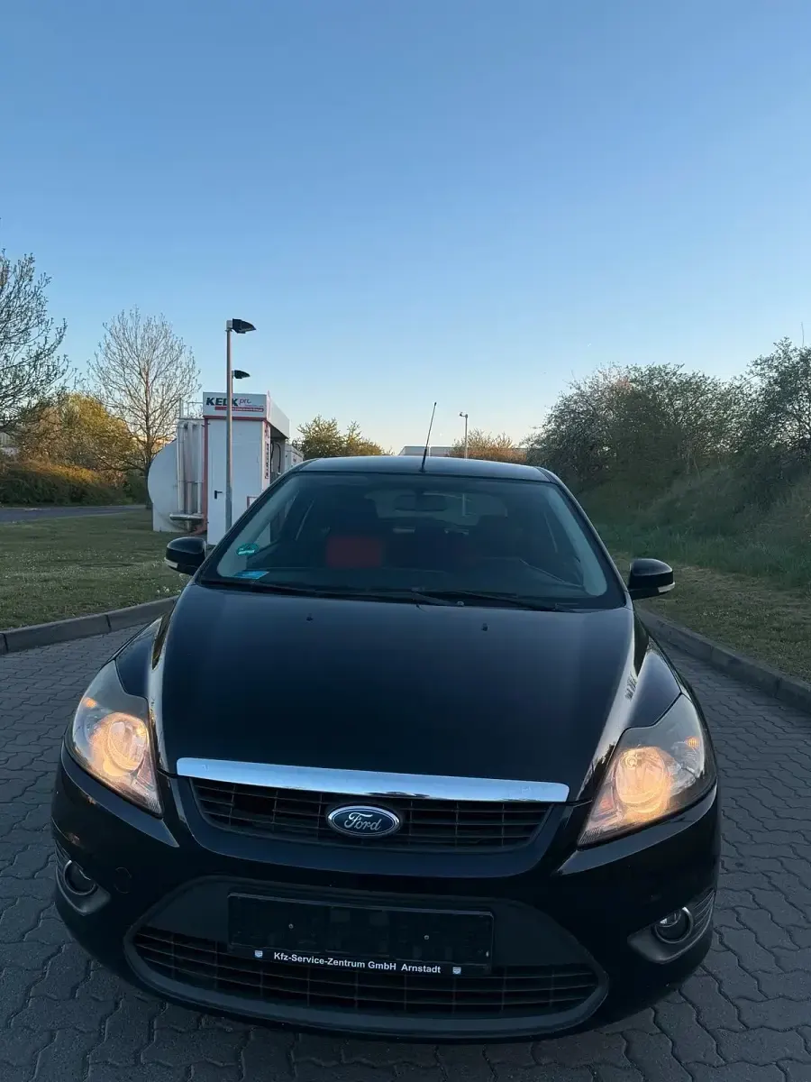 Gebraucht Ford Focus 116 PS (85 kW) 2008 Schwarz Kleinwagen